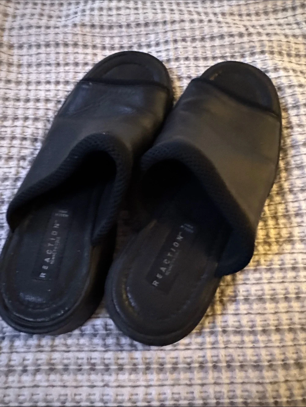 Kenneth Cole Reaction Men's Black Slip-On Slide Sandals